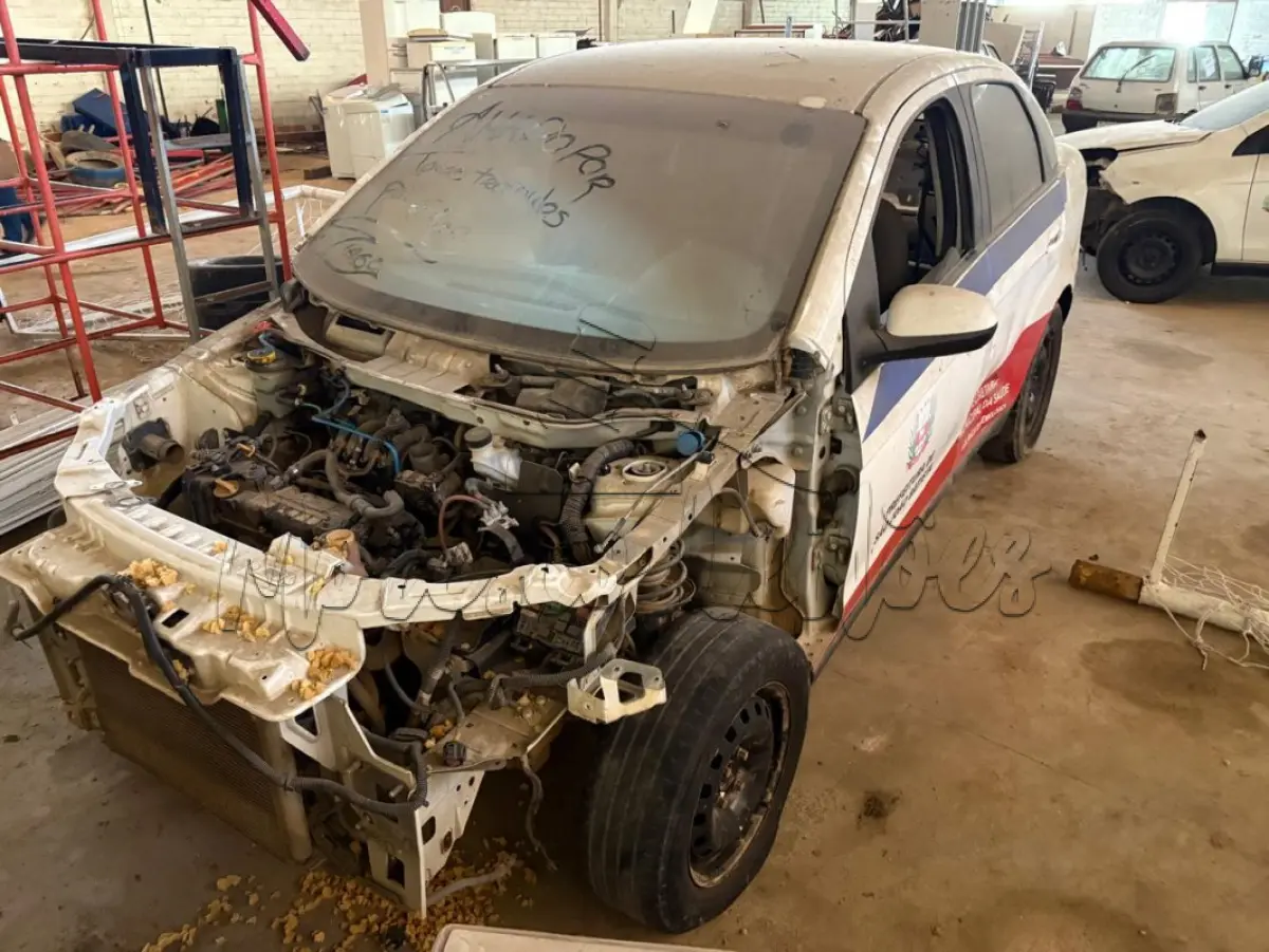 LOTE 001 - Automóvel