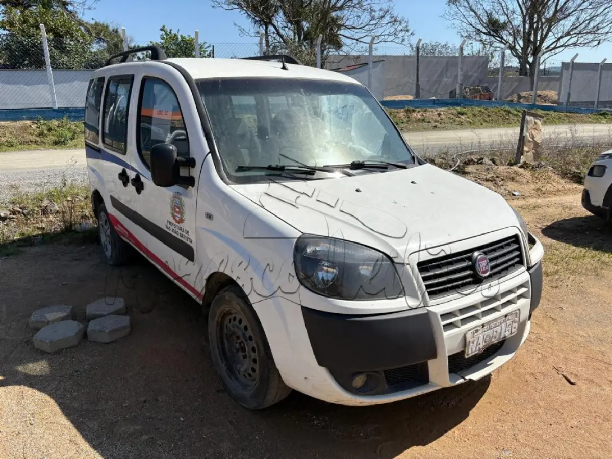 LOTE 011 - Automóvel