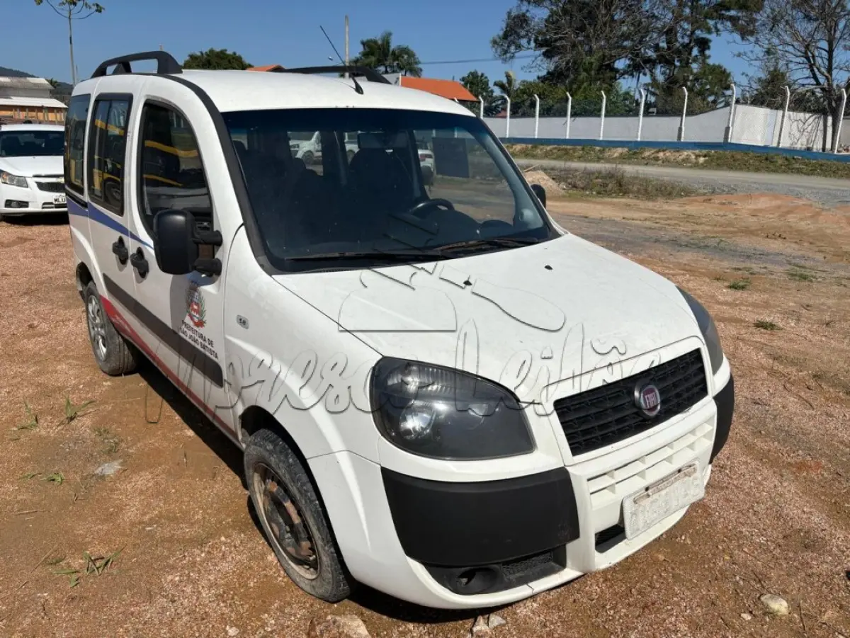 LOTE 012 - Automóveis