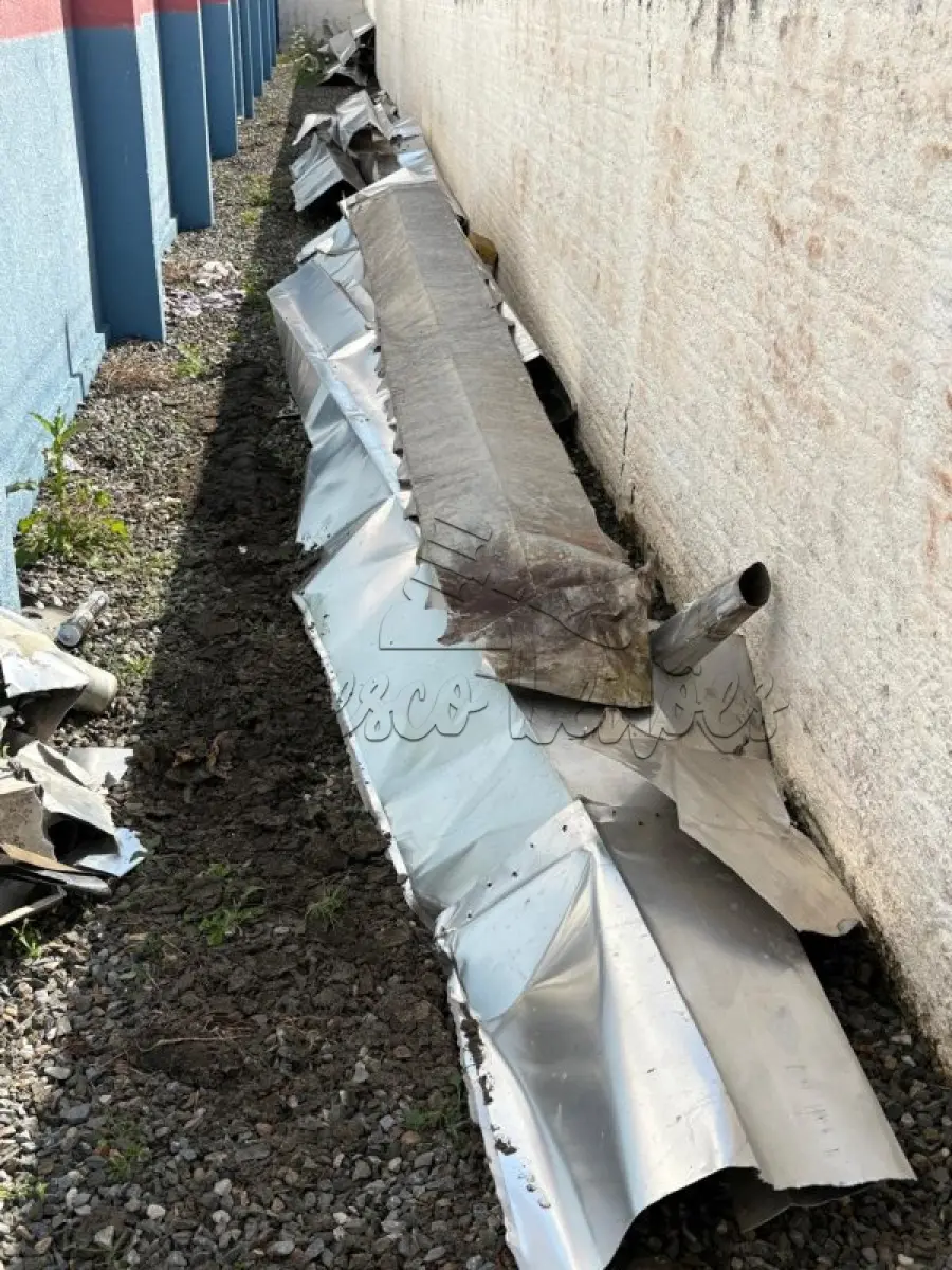 LOTE 031 - Mobiliários