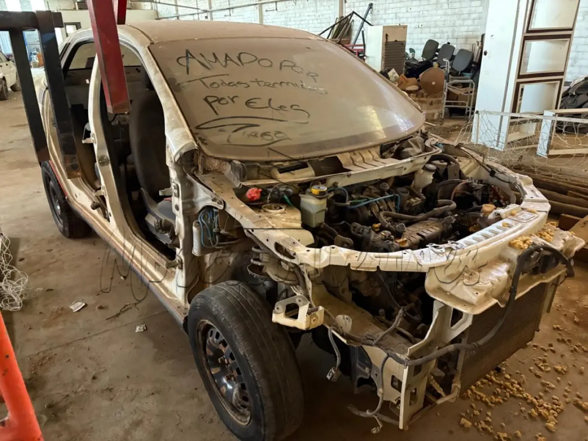 LOTE 001 - Automóvel