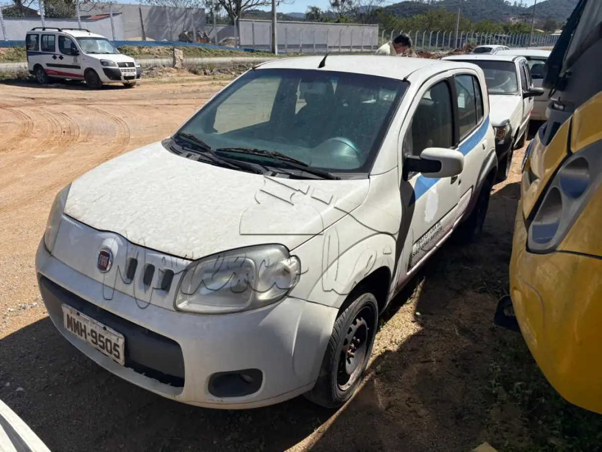 LOTE 009 - Automóvel