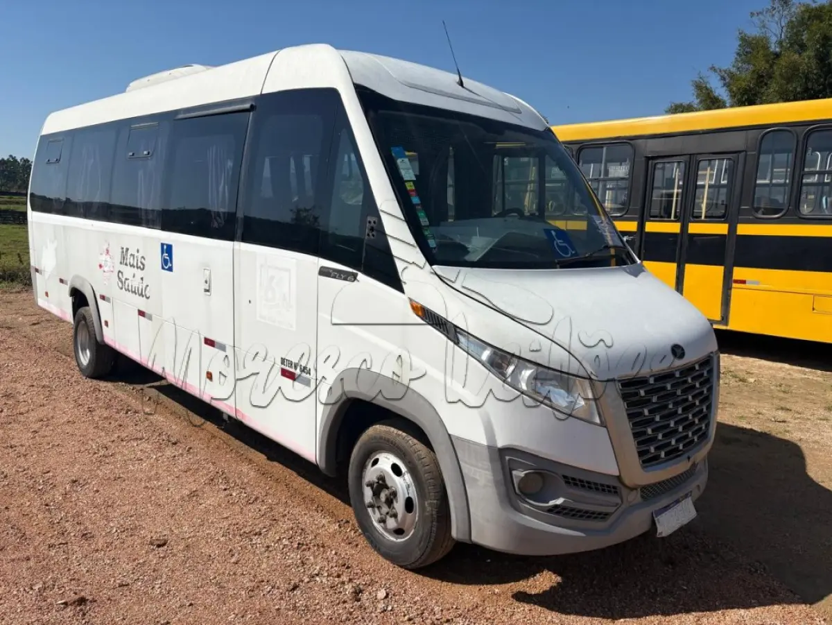 LOTE 008 - Microônibus
