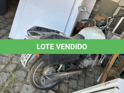 LOTE 005 - Motocicleta