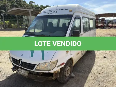 LOTE 004 - Van