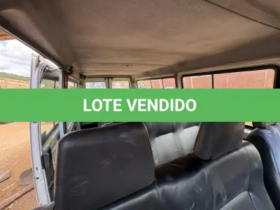 LOTE 002 - Van