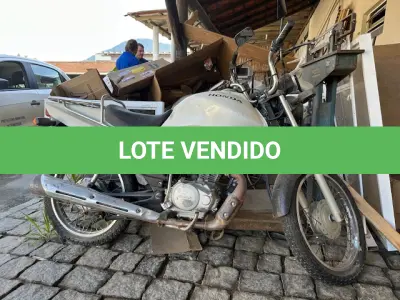 LOTE 003 - Motocicleta