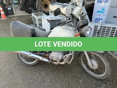 LOTE 005 - Motocicleta