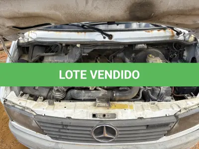 LOTE 002 - Van