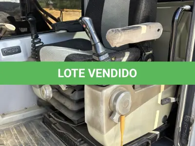 LOTE 007 - Escavadeira