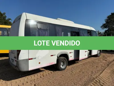 LOTE 008 - Microônibus