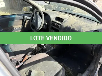 LOTE 003 - Automóvel