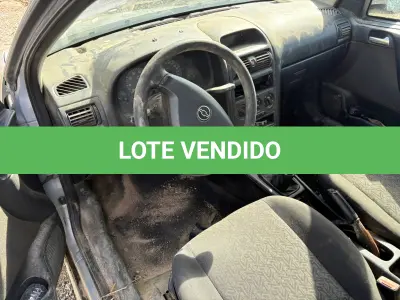 LOTE 003 - Automóvel