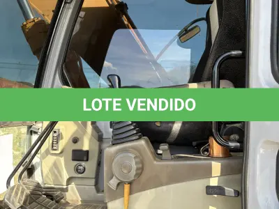 LOTE 007 - Escavadeira