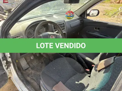 LOTE 013 - Picape