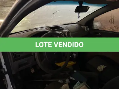 LOTE 004 - Automóvel