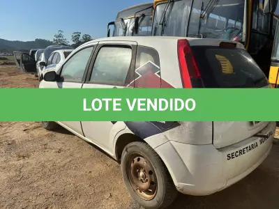 LOTE 016 - Automóvel