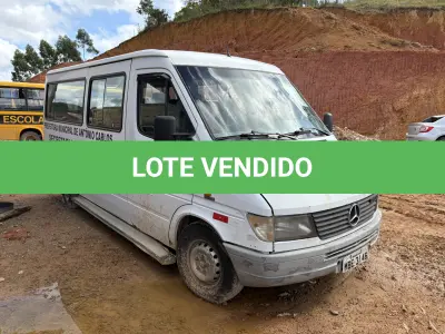 LOTE 002 - Van