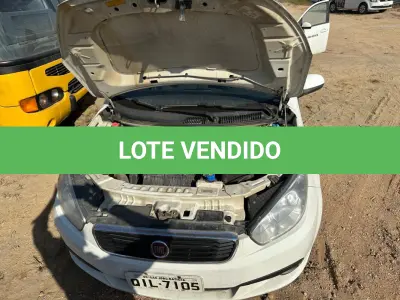 LOTE 015 - Automóvel