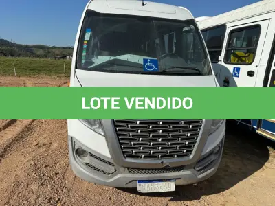 LOTE 008 - Microônibus
