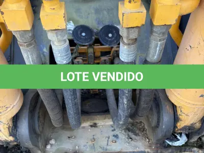 LOTE 007 - Escavadeira