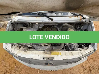 LOTE 002 - Van