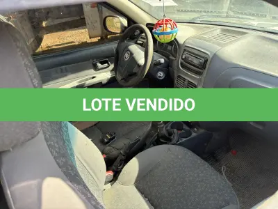 LOTE 013 - Picape