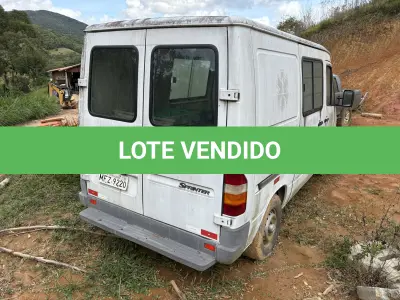 LOTE 001 - Van