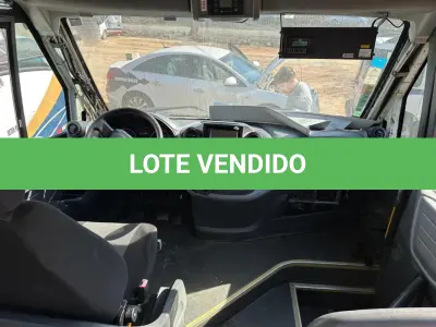 LOTE 008 - Microônibus