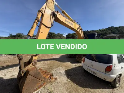 LOTE 007 - Escavadeira