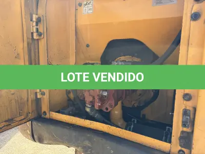 LOTE 007 - Escavadeira