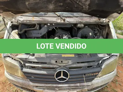 LOTE 001 - Van