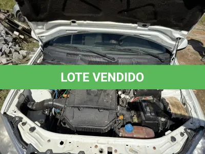 LOTE 013 - Picape