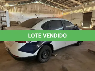 LOTE 005 - Automóvel