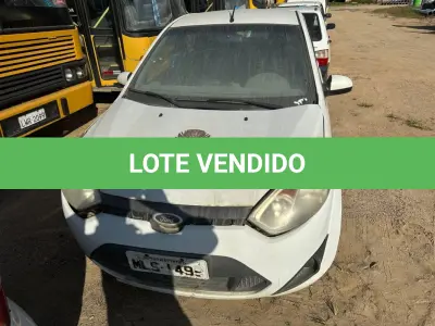 LOTE 016 - Automóvel