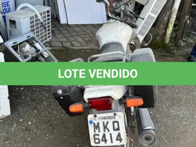 LOTE 005 - Motocicleta