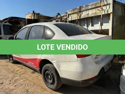 LOTE 014 - Automóvel