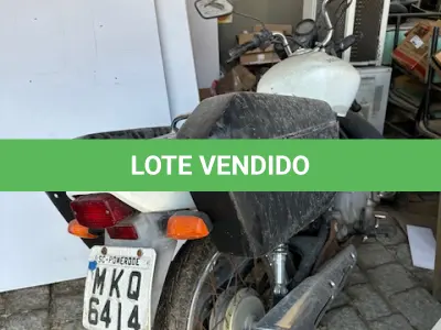 LOTE 005 - Motocicleta