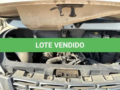 LOTE 008 - Microônibus