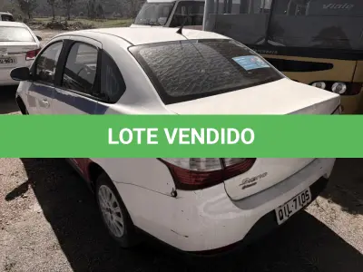 LOTE 015 - Automóvel