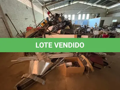 LOTE 031 - Mobiliários