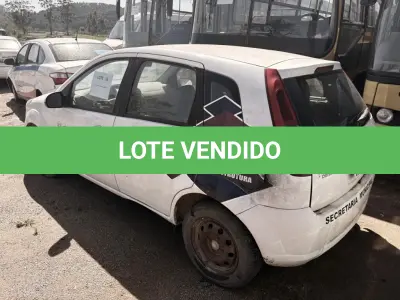 LOTE 016 - Automóvel
