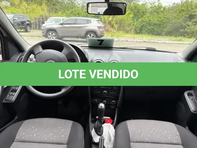 LOTE 008 - Automóvel