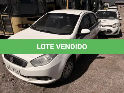 LOTE 015 - Automóvel