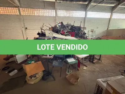 LOTE 031 - Mobiliários