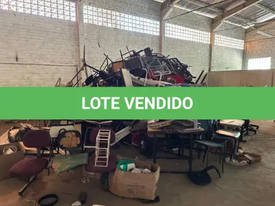 LOTE 031 - Mobiliários