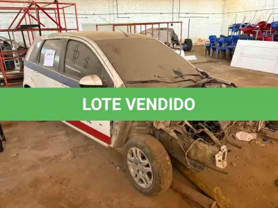 LOTE 004 - Automóvel