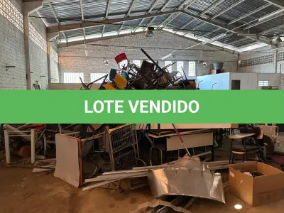 LOTE 031 - Mobiliários