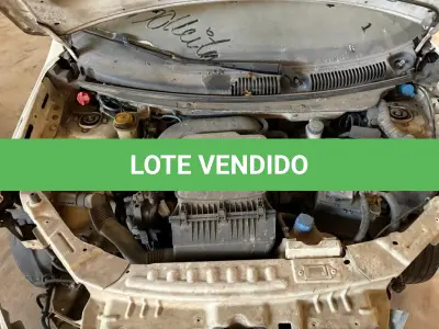 LOTE 005 - Automóvel