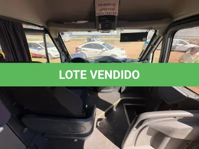 LOTE 008 - Microônibus
